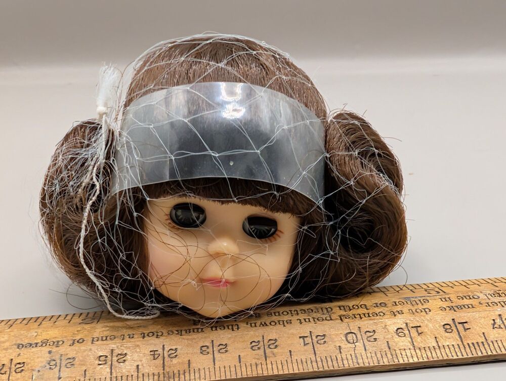 Vouge Ginny Vintage Doll Head With Dark Hair - Picture 1 of 4